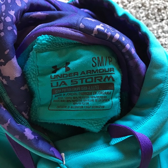 Under Armor Sweatshirt - Picture 2 of 2